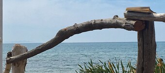 Villa in the green with private garden and panoramic balcony, 10 minutes from the sea