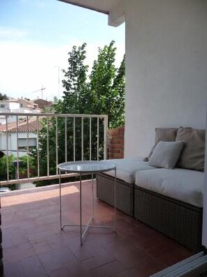 Interior - Roses: Beautiful view, 100 m of the Promotional beach, 4-6 people (Roses)