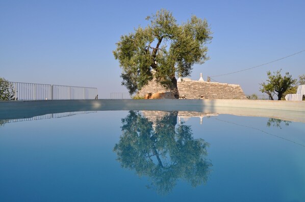 Outdoor pool - Luxury Trullo with WIFI,  private pool and amazing panoramic sea views (Fasano)