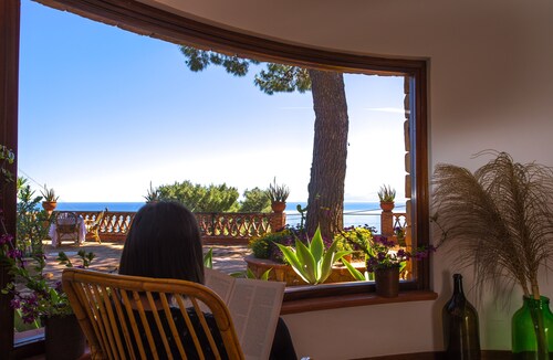 Casa Panoramica, prestigious Villa with sea view terraces