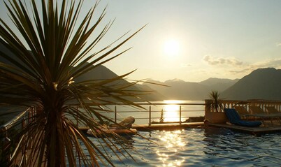 Penthouse Apartment, Stunning Views, Pool, Private Parking, Wifi