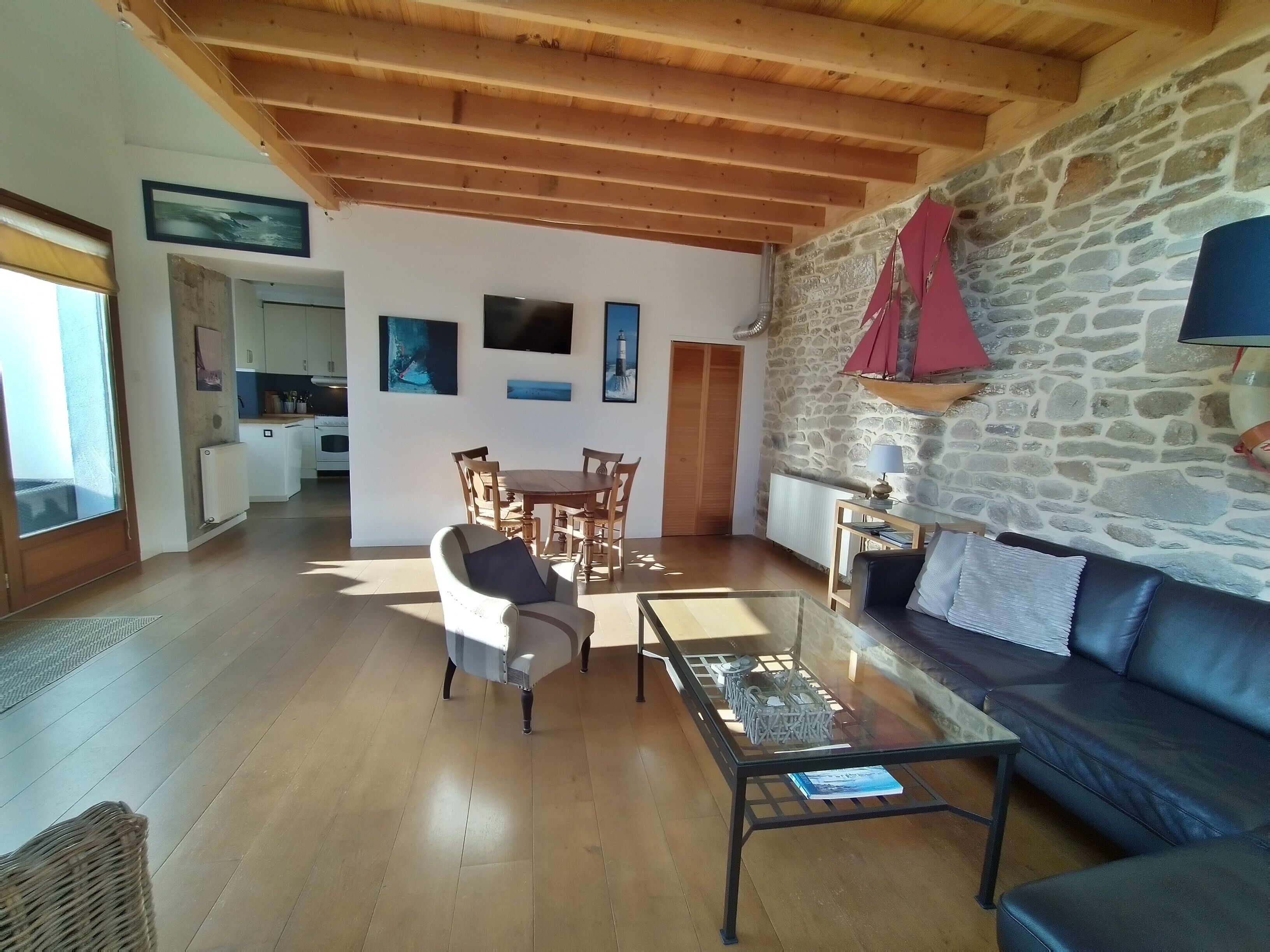 A renovated fishermans cottage with modern extension on the Quiberon peninsula