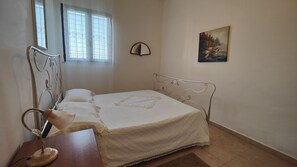 3 bedrooms, desk, iron/ironing board, free WiFi - House with independent apartment with a splendid view of the sea - Seccagrande Ribera (Ribera)