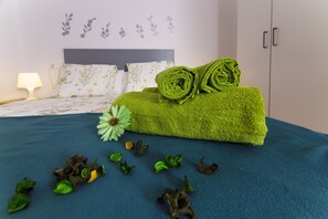 3 bedrooms, iron/ironing board, Internet, bed sheets