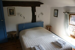 13 bedrooms, iron/ironing board, free WiFi, bed sheets - Beautiful 12th Century Post House with Private Pool sleeps 27 in 13 bedrooms.   (Pillac)