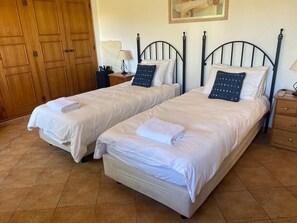8 chambres, fer et planche Ă repasser, lit parapluie, Wi-Fi gratuit