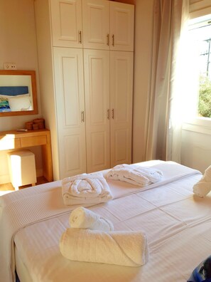 1 bedroom, iron/ironing board, WiFi, bed sheets - Reiki Luxury Apartment (Kerkira)