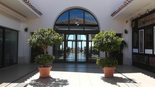 Golf Apt El Valle, Bk 36, 2nd floor, 5 mins clubhouse, free WiFi  & full Sky