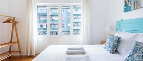 4 bedrooms, iron/ironing board, free WiFi, bed sheets