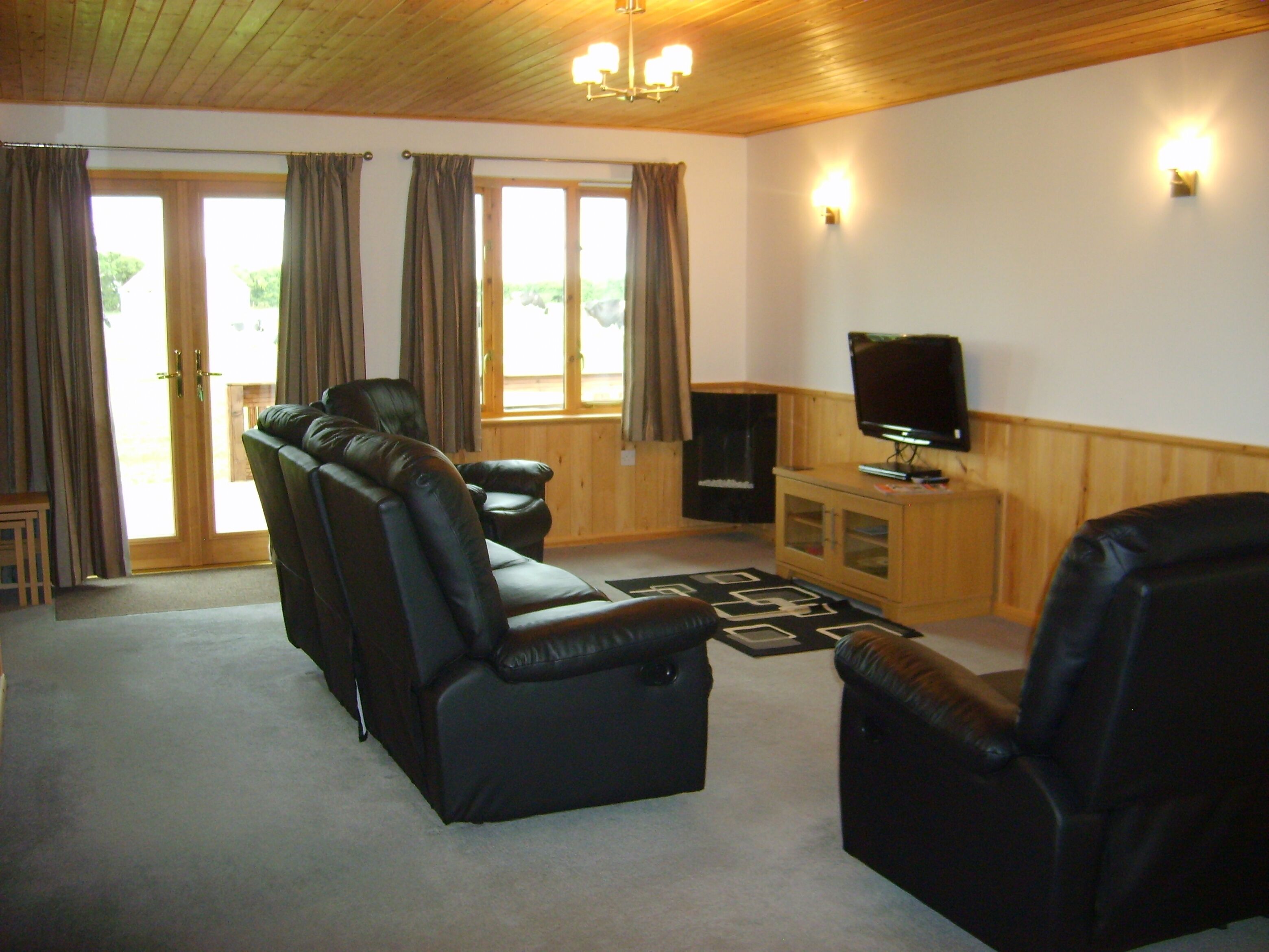 Scandinavian chalet with hot tub in rural North Dorset. Spectacular views.