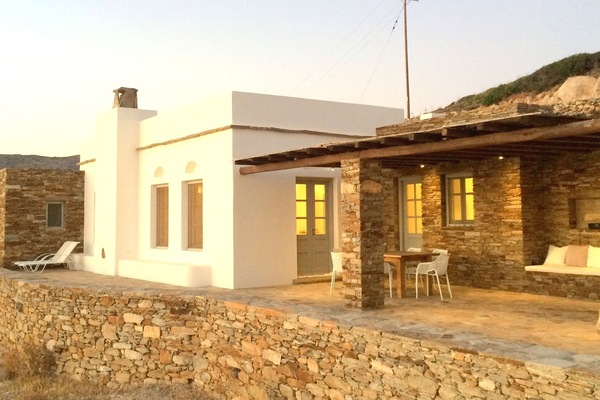 A unique villa, made out of local stone & according to traditional anchitecture!