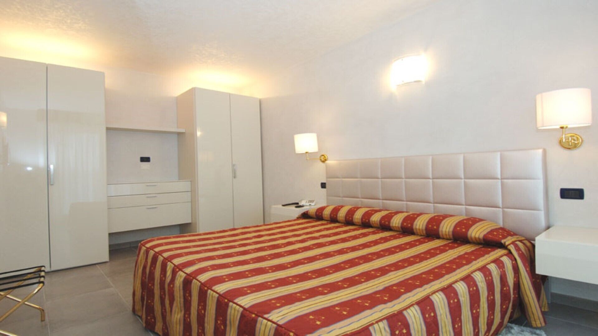 1 Schlafzimmer, schallisolierte Zimmer, Bügeleisen/Bügelbrett