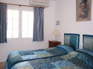 3 makuuhuonetta, silitysrauta/-lauta, ilmainen Wi-Fi, vuodevaatteet