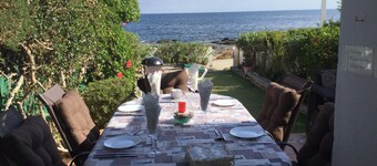 Beach front 3 double bedroom house, pool, pets, garden 40' from sea. NEW BBC ITV
