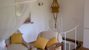 TV, caminetto, lettore DVD, impianto stereo