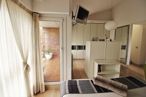 4 bedrooms, iron/ironing board, travel cot, free WiFi