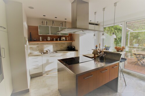 Schönes Stadthaus mit eigenem Pool