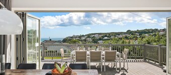 Amber Cottage - Hot Tub, Sea Views and Log Burner