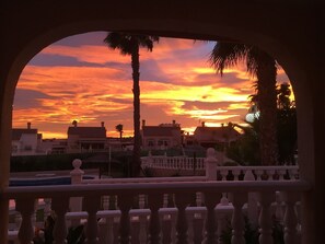 Property grounds - 3 Bedroom detatched villa, pool, close to beach / Golf / Los Altos, Torrevieja (Los Altos, Orihuela, Torrevieja)