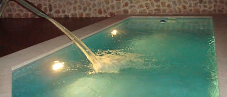 حمام سباحة
