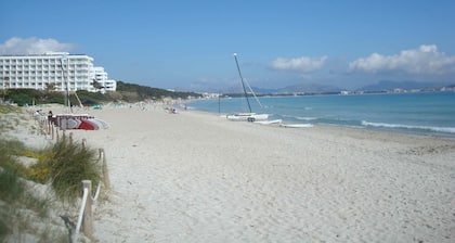 Villa avec piscine privée, terrasses, à 50 mÚtres de la mer, 50 m Parc Naturel