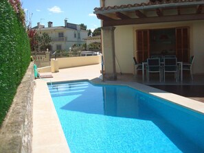 Outdoor pool - Villa with private pool, terraces, 50 meters from the sea, 50 m Natural Park (playa muro)