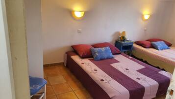 2 chambres, fer et planche Ă repasser, Wi-Fi gratuit, draps fournis