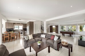 Interior - Situated in a quiet development, this front line villa has views to die for (Protaras)