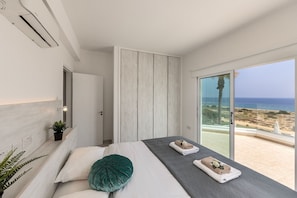4 bedrooms, iron/ironing board, travel cot, WiFi