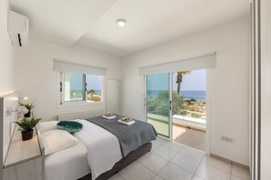 4 bedrooms, iron/ironing board, travel cot, WiFi - Situated in a quiet development, this front line villa has views to die for (Protaras)