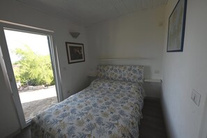 2 quartos, ferros/tábuas de passar roupa