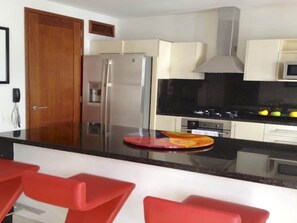 Fridge, microwave, oven, coffee/tea maker