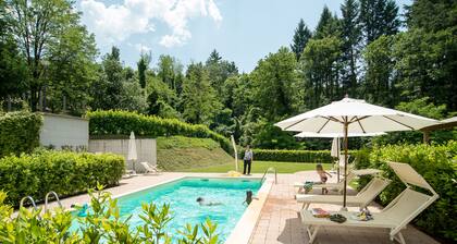 5 chalets with private pool. Pets welcome