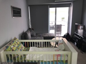 Smart TV, DVD player, stereo