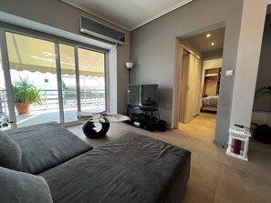 1 bedroom, iron/ironing board, WiFi, bed sheets - Elea Athens Apartment (Athina)