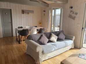 Smart TV - Charming house HEATED SWIMMING POOL AND SPA "air-conditioned" electric car charger (Arès)