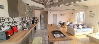 Maison de charme PISCINE CHAUFFE Et SPA « climatisée «recharge électrique auto