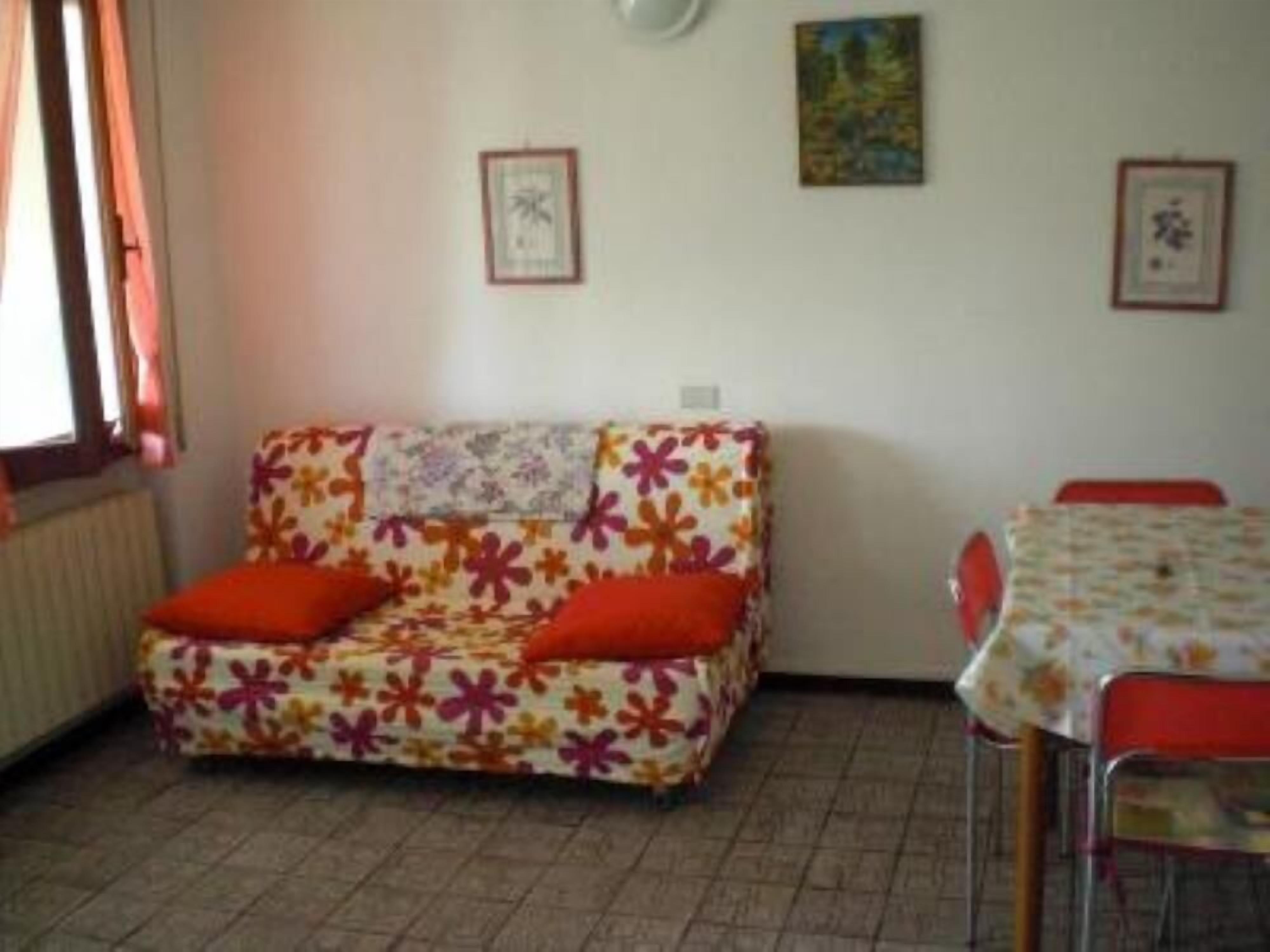 Apartment 200 meters from Fiumaretta Beach                           