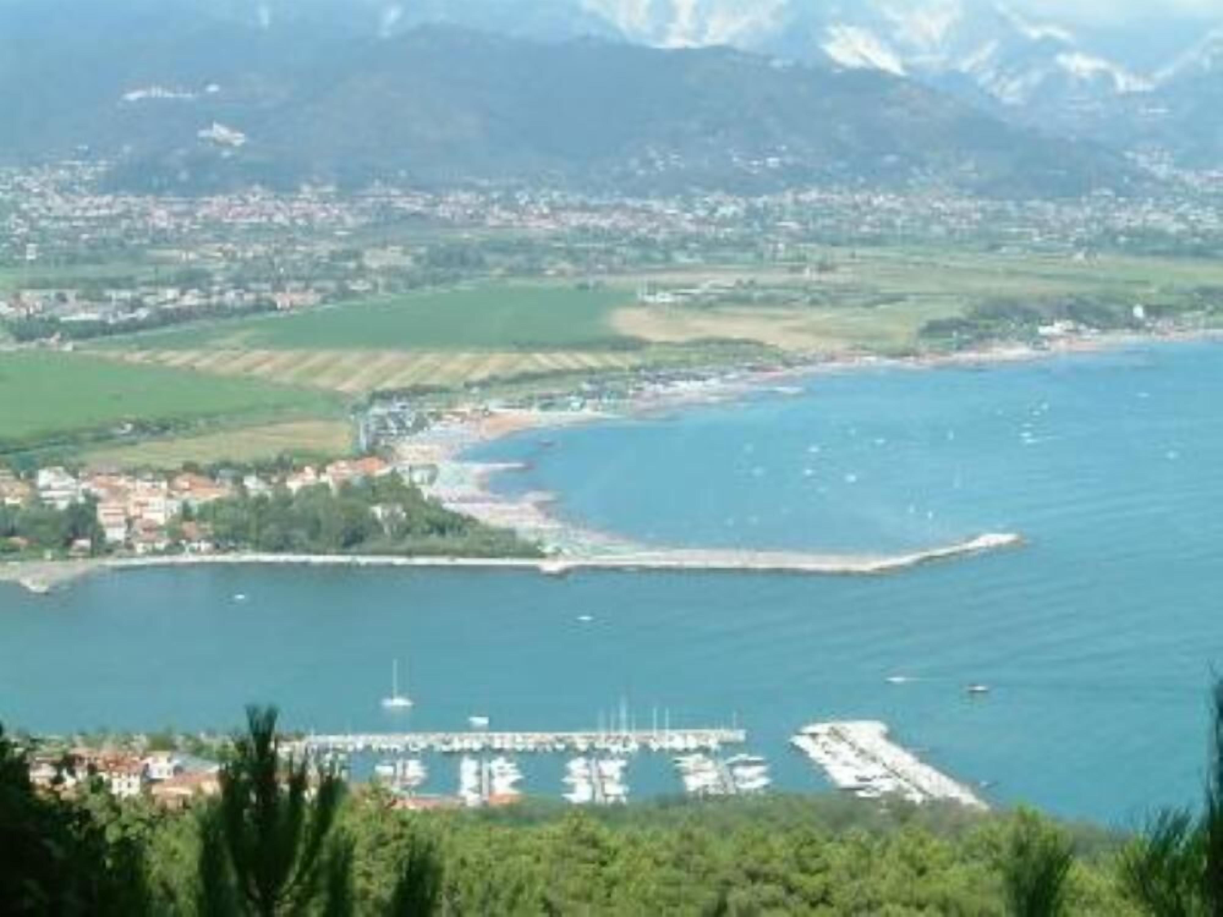 Apartment 200 meters from Fiumaretta Beach                           