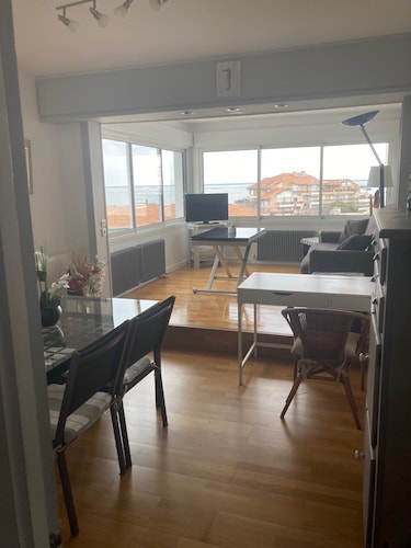 T2 47m2 Magnifique vue mer Tout à pied : plage, commerces, centre, gare