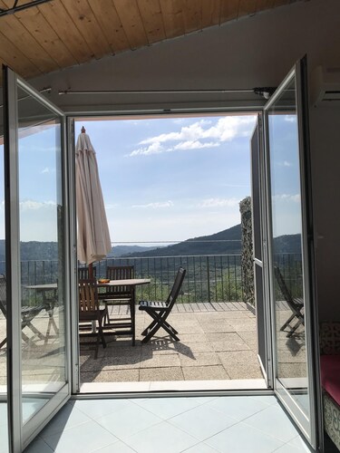 Apartment in villa in countryside with pool, sea at 15km