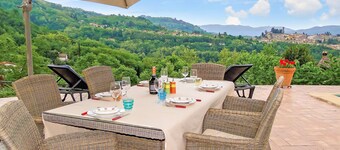 Casa Roc, Private Pool, & Arguably Best View In Barga! WIFI. Walk to rest/bar
