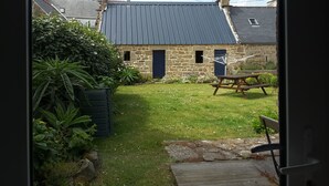 Outdoor dining - Character house where one is at home (Plouhinec)