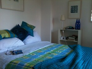 2 bedrooms, iron/ironing board, free WiFi