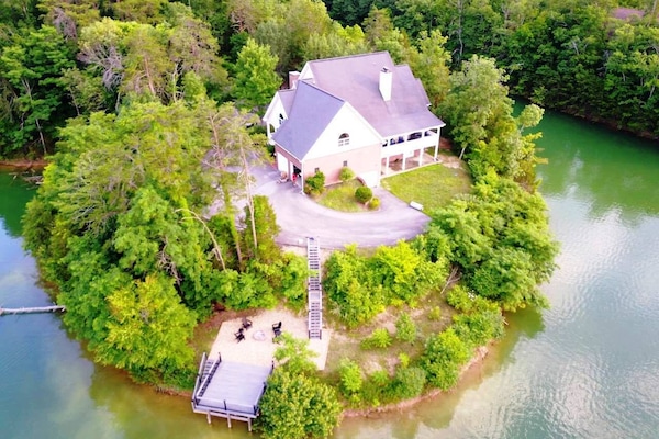 Aerial View of the Tennessee Lake House and private peninsula