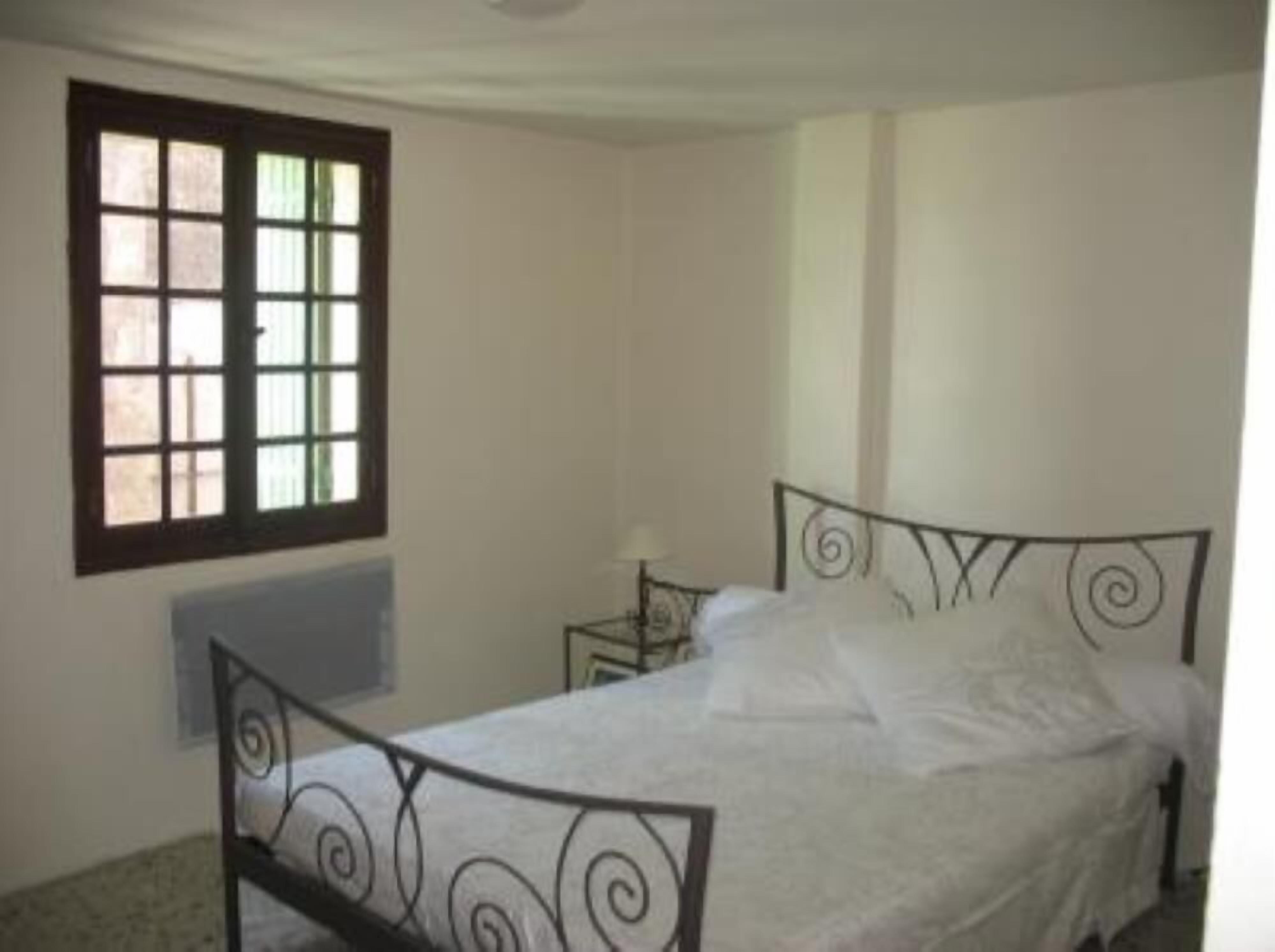 Between sea and scrubland...- SAINT MAXIMIN