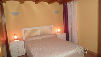 1 bedroom, iron/ironing board, travel cot, bed sheets