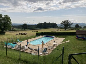 Outdoor pool, a heated pool - Detached wing of a castle with a pool near Autun (5 km) (Brion)