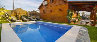  chalet avec piscine privée près de la mer