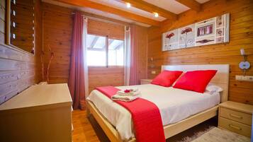 2 slaapkamers, een strijkplank/strijkijzer, wifi, beddengoed